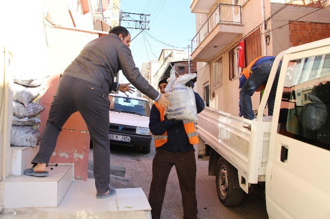 Kuşadası Belediyesi’nden 3 Bin Aileye Kömür Yardımı