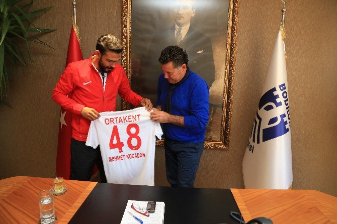 Ortakentspor Başkan Kocadon’a Forma Hediye Etti