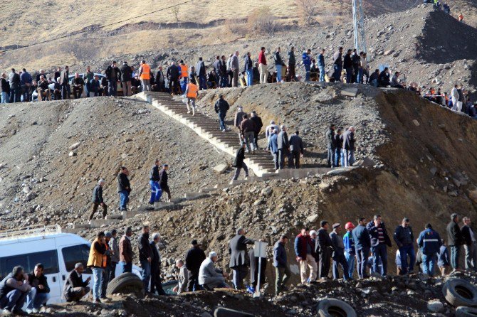 Maden Ocağında Arama Çalışmaları Sürüyor