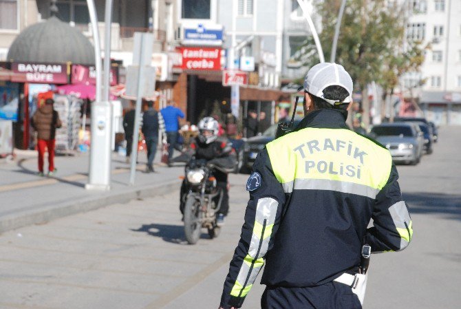 Tokat’ta Motosiklet Sürücülerine Yönelik Uygulamalar Sıklaştırıldı