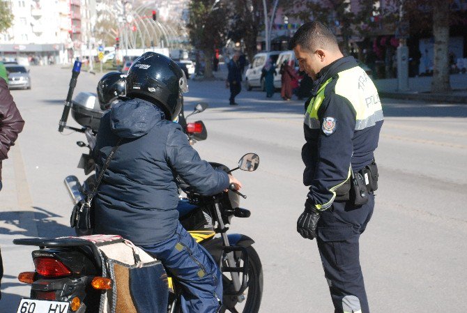 Tokat’ta Motosiklet Sürücülerine Yönelik Uygulamalar Sıklaştırıldı