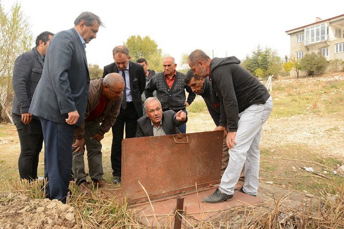 Başkan Acar Eline Aldığı Kazma, Kürek İle Su Sorununa El Attı