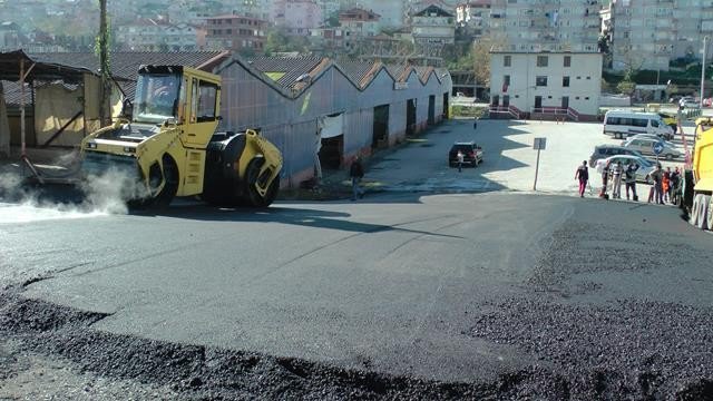 Akçakoca’da Asfaltlama Çalışmaları Sürüyor