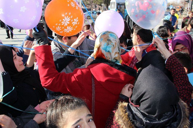 Çocukların Balon İzdihamı