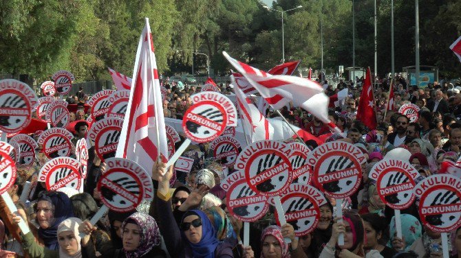 Kktc’nin Tek İlahiyat Kolejinin Kapatılması Girişimlerine Mitingli Tepki