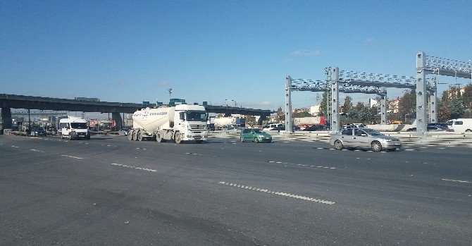 Mahmutbey Gişeleri’nde Elektronik Serbest Geçişler Başladı