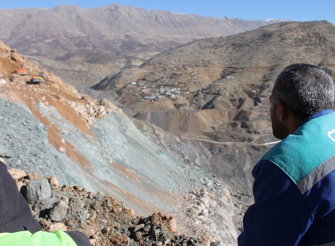 Siirt’teki Madende Arama Kurtarma Çalışmaları Sürüyor