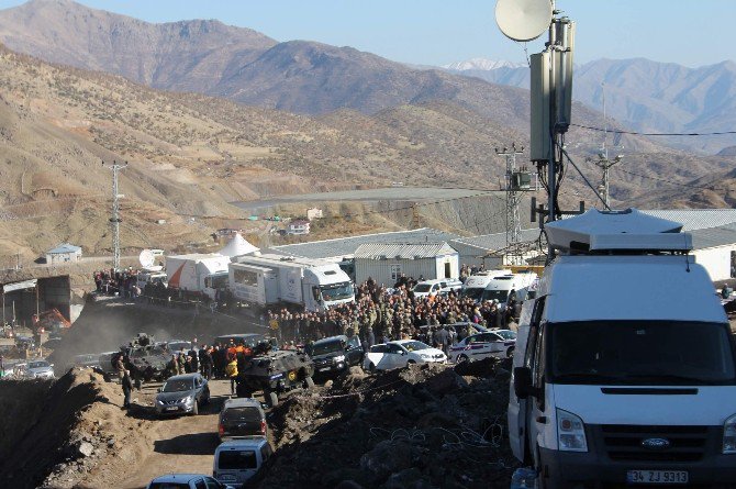 Siirt’teki Madende Arama Kurtarma Çalışmaları Sürüyor