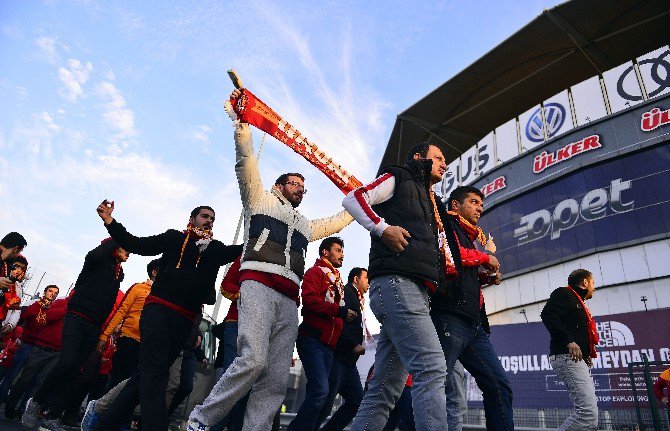 Galatasaray Taraftarı, Stada Giriş Yaptı