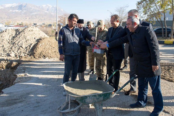 Van’da Törenle Cami Temeli Atıldı