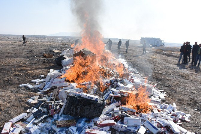 Aksaray’da 300 Bin Paket Sigara İmha Edildi