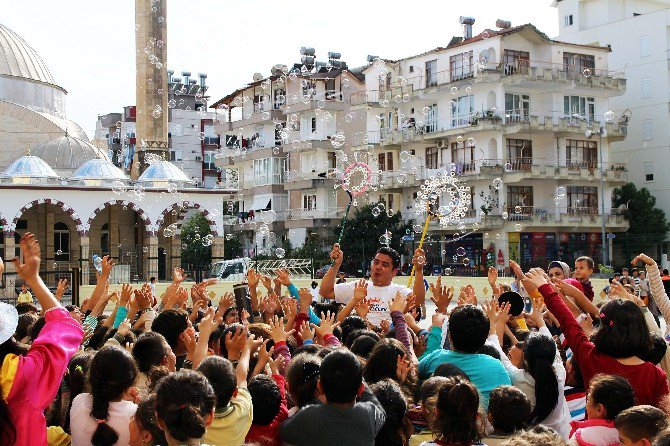 Antalya Büyükşehir Belediyesi ‘Şeker Portakalı’ Eğlendiriyor