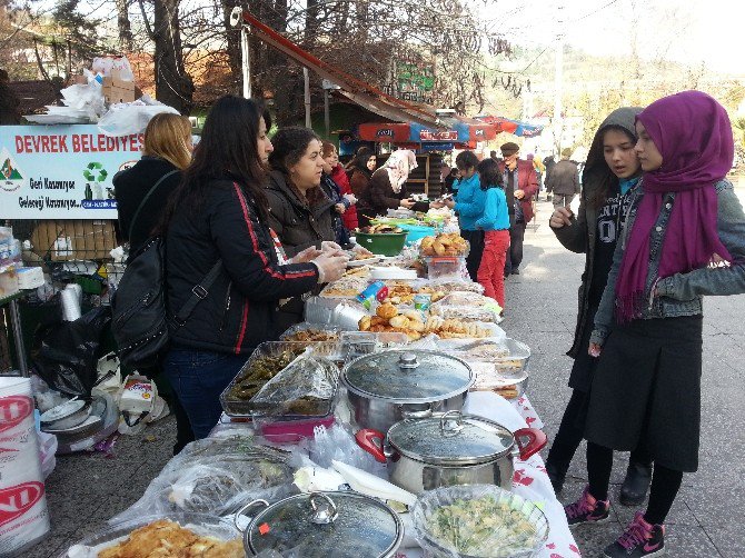 Fatih İlkokulunda Okul Yararına Kermes Düzenlendi