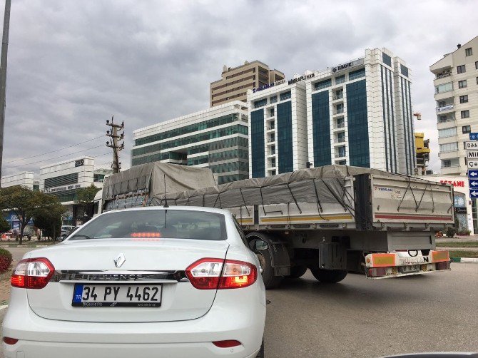 Bursa Trafiğini Bu Kamyonlar Kilitliyor