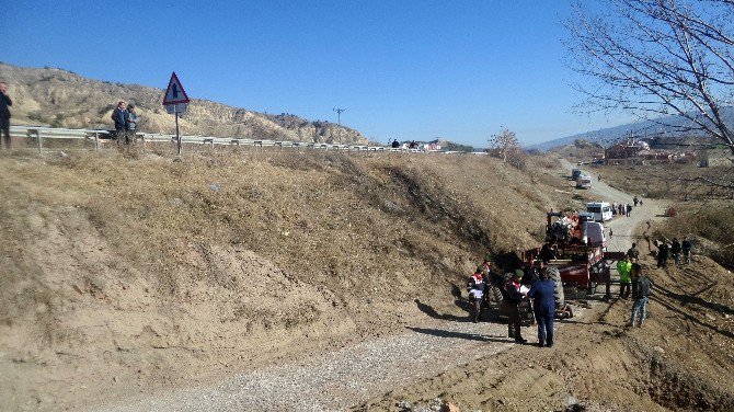 Ters Dönen Traktörün Altında Kalarak Hayatını Kaybetti