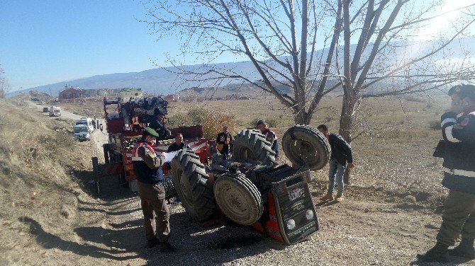 Ters Dönen Traktörün Altında Kalarak Hayatını Kaybetti