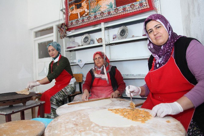 3 Kız Kardeş Hamur İşlerinde İddialı