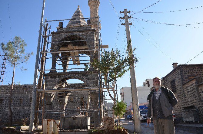 Tarihi Çeşme Restore Ediliyor