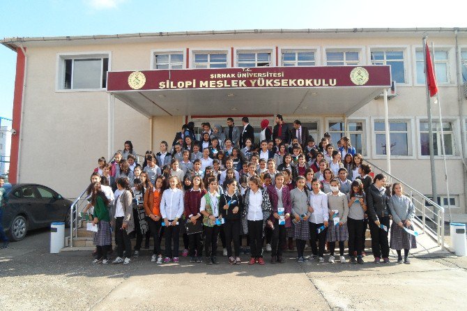 Silopi’de Kız Öğrencilere Yönelik Seminer