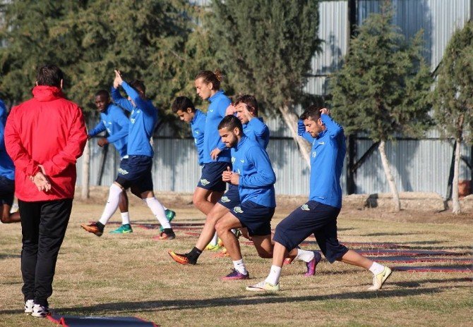 Akhisar Belediyespor, Kasımpaşa Maçı Hazırlıklarına 6 Eksikle Başladı