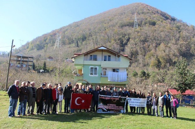 Ulubey’de ‘Dirilişin Zirvesi’ Temalı Doğa Yürüyüşü