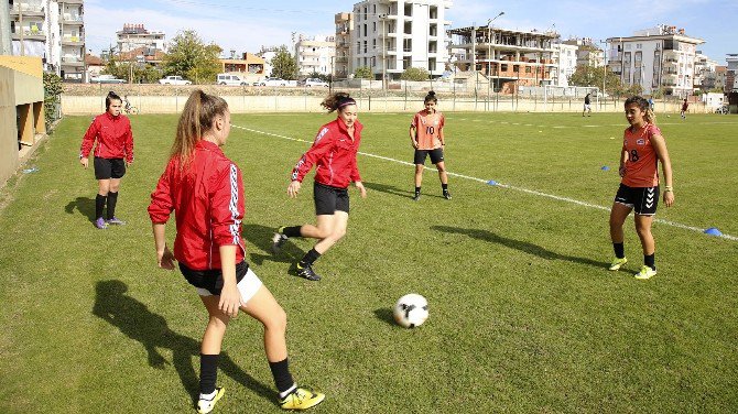 Döşemealtı’nın Dişi Kramponları Ukrayna’yı Ağırlayacak