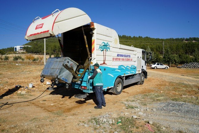 Belediyeden Çöp Konteynırlarına Rutin Bakım