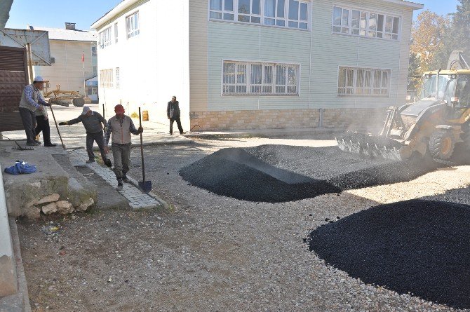 Gölbaşı İlçesinde Okulların Bahçesi Asfaltlandı