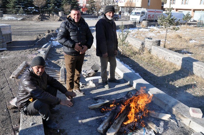 Sibirya Soğuklarının Etkisini Gösterdiği Kars Buz Kesti