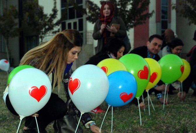 Ak Parti’li Gençlerden Lösemi Hastası Afra’ya Doğum Günü Sürprizi