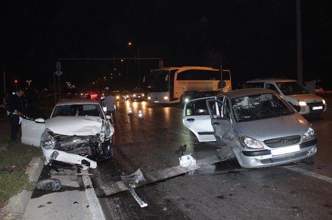 Manavgat’ta Trafik Kazası: 3 Yaralı