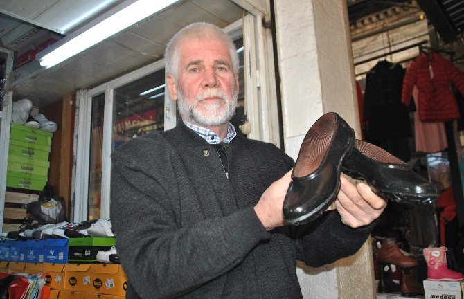 Kara Lastikler Modaya Ayak Uyduruyor