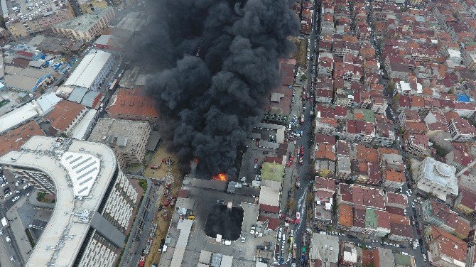 Bayrampaşa’da Çıkan Yangındaki Patlamalar Havadan Görüntülendi