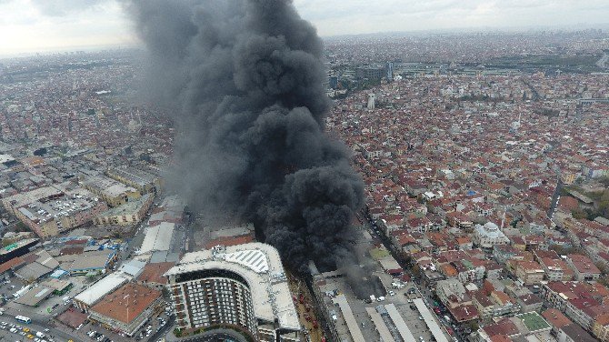 Bayrampaşa’da Çıkan Yangındaki Patlamalar Havadan Görüntülendi