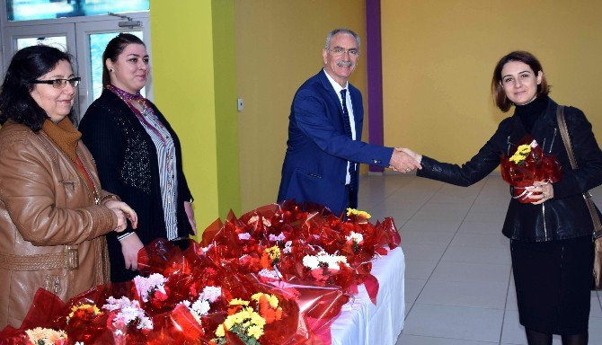 Başkan Kale, Öğretmenleri Unutmadı