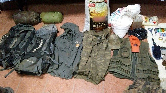 Jandarma Pkk’nın İzmir’deki Sığınaklarını Dağıttı