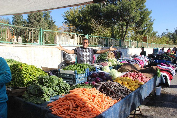 Pazarcı Esnafı Zor Günler Geçiriyor