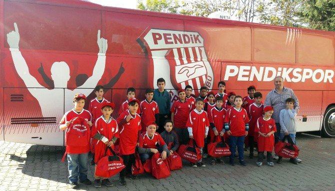 Pendikspor, Yetim Ve Öksüz Çocukları Gülümsetti