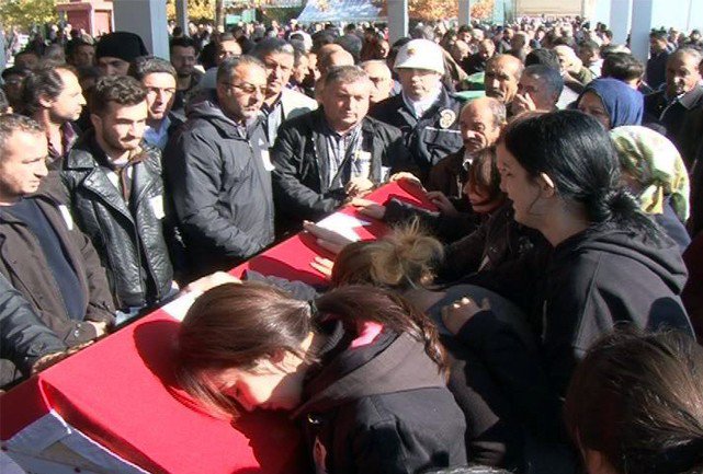 Polis Memuru Mustafa İnal Malatya’da Gözyaşları Arasında Toprağa Verildi