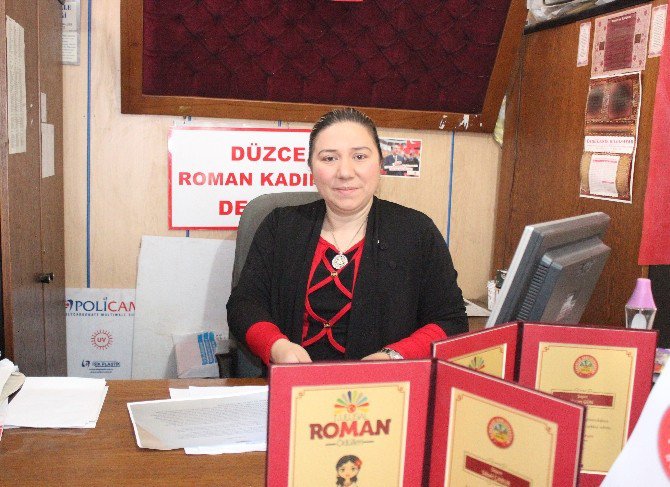 Romanlar Konfederasyonu Kadın Kolları Genel Başkanı Sibel Gün Çabuk: