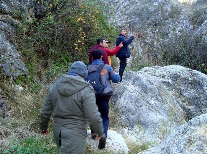 Bilecik Valisi Elban, İnhisar Koyunlu Hamam Şelalelerini İnceledi