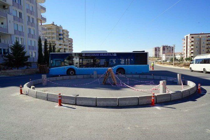 Adıyaman Belediyesinden Kavşak Ve Asfalt Çalışması