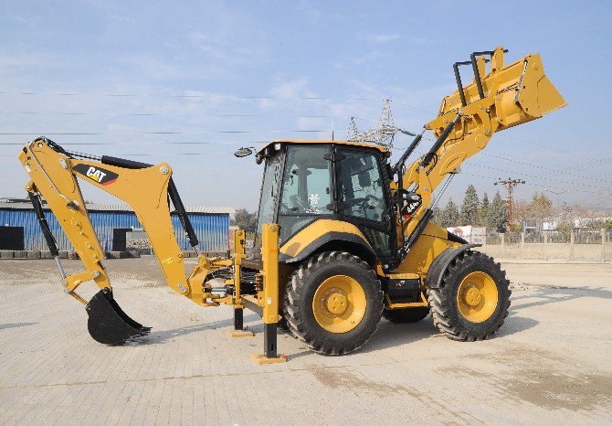 Büyükşehir Araç Filosunu 15 Yeni İş Makinesiyle Genişletti