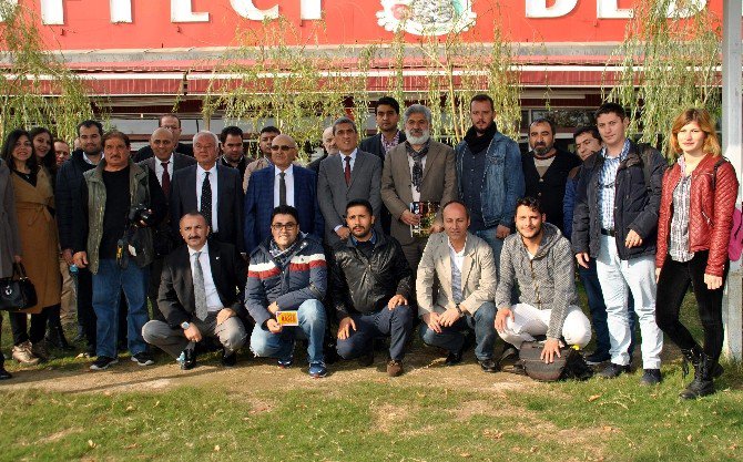 Aydınlı Gazeteciler Basın Kartlarını Törenle Aldı