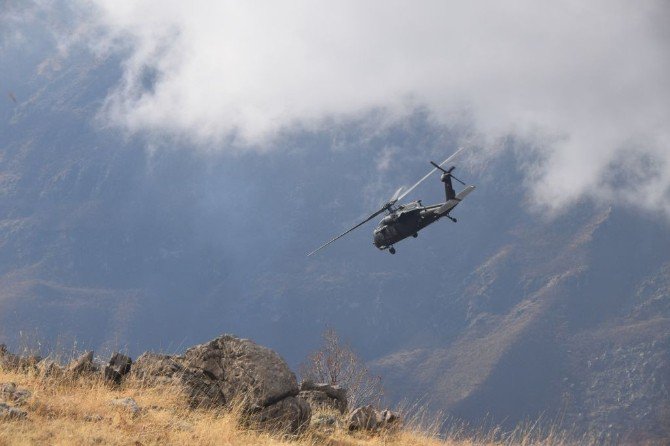 Bitlis’te Teröristlere Ait Sığınaklar Ve Malzemeler İmha Edildi