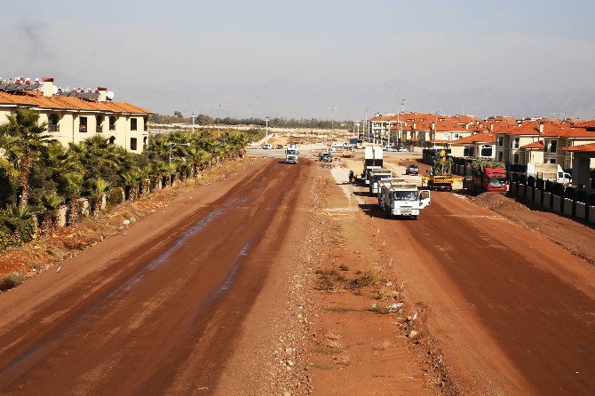 Döşemealtı Belediyesi’nden 32 Ayda 400 Kilometre Yeni Yol