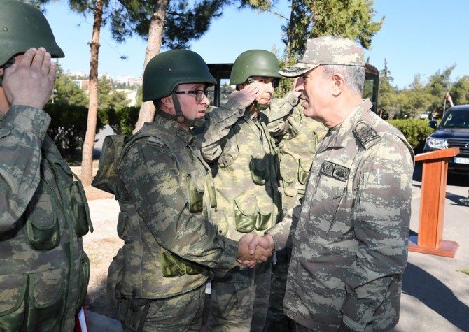 Genelkurmay Başkanı Akar Suriye Sınırında İncelemelerde Bulundu