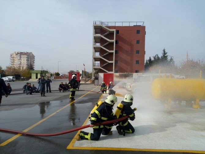 İtfaiye Personelini Komandolar Gibi Eğittiler