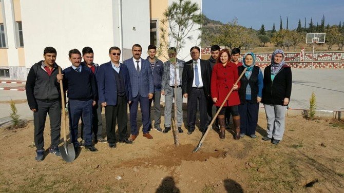 Ak Partili Kadınlardan Öğretmenlere Anlamlı Hediye