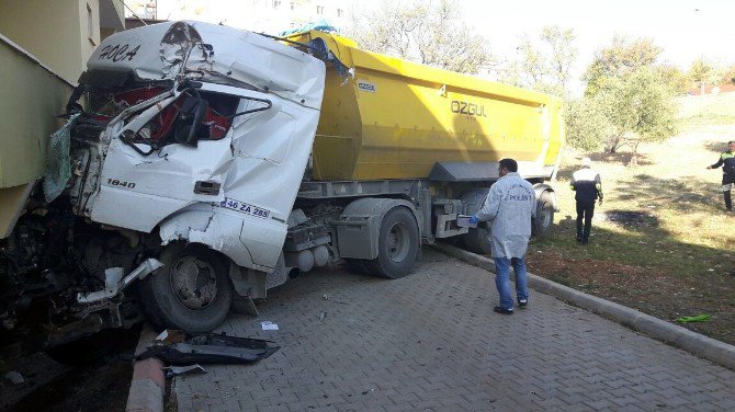 Kahramanmaraş’ta Trafik Kazası: 2 Ölü, 1 Yaralı